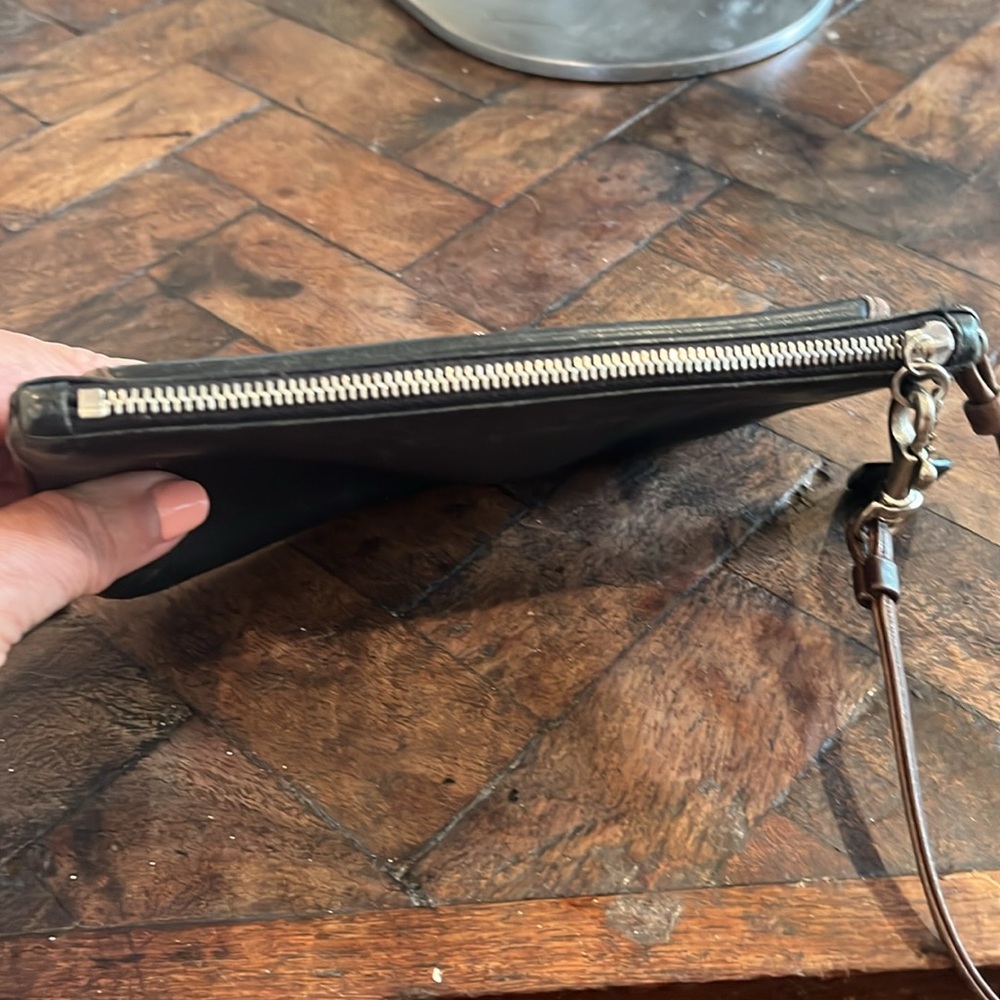 COACH Black leather Roomy Wristlet Purse. Not the tiny kind. - Picture 6 of 12